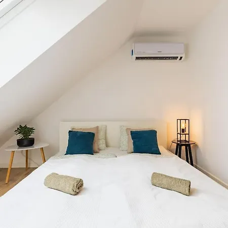 Apartment Urban Oasis *