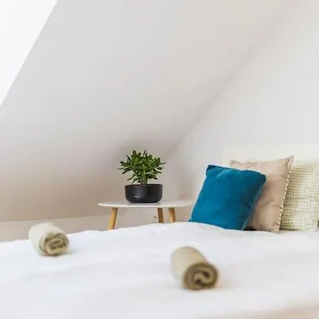 Apartment Urban Oasis *