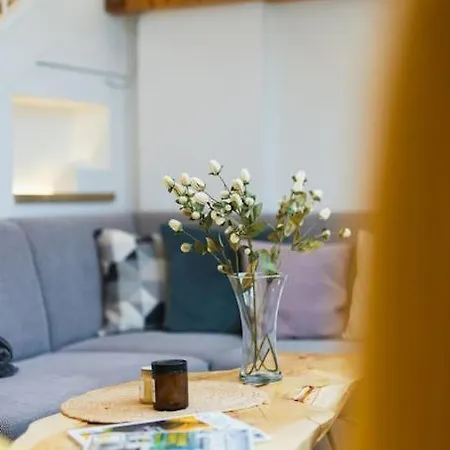 Apartment Urban Oasis *